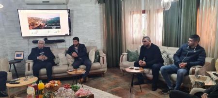 النائب عن الموحدة مازن غنايم بزيارة لقرية الحسينية 